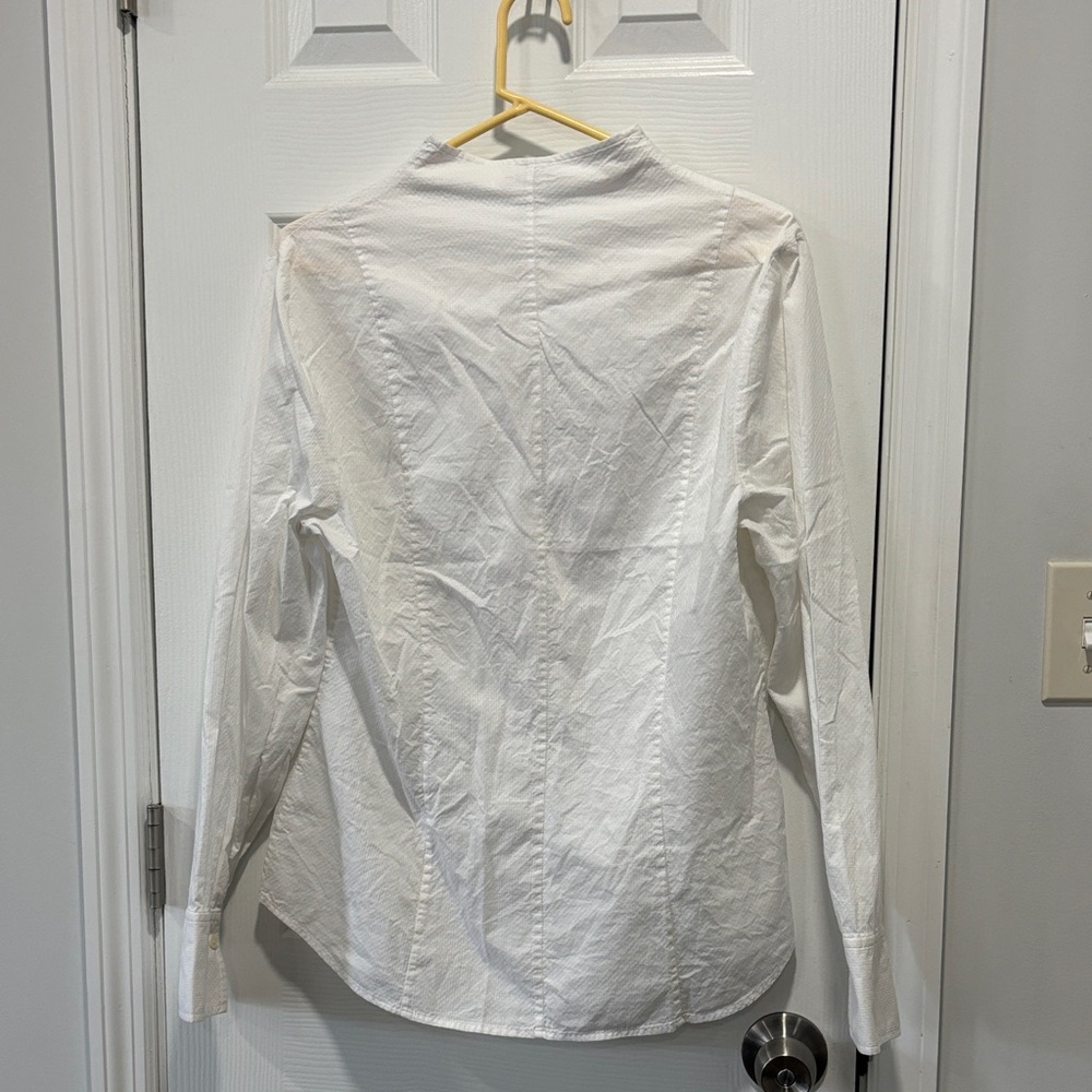 Elegant White Textured Blouse - Picture 4 of 15